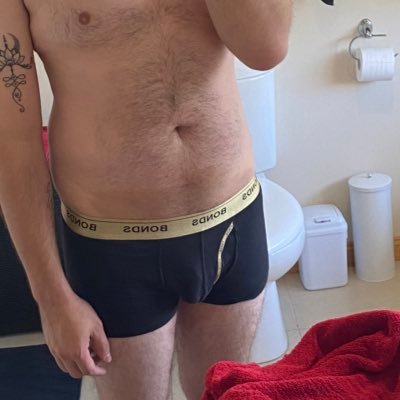 brads995's profile picture. Country Aussie guy. Gay. 26