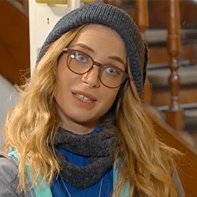 Toutefloue's profile picture. Sans lunettes suis toute floue #LMDLA