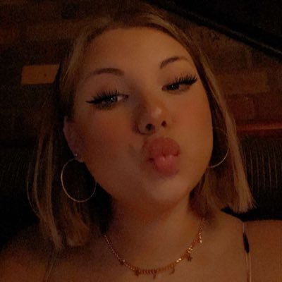 Just a girl working hard to get more tattoos ✌🏼️💓
