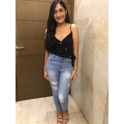 29, Médico Cirujano 2018.
Médico Internista 2023
Residente de 2do año de Neurologia SAHUM