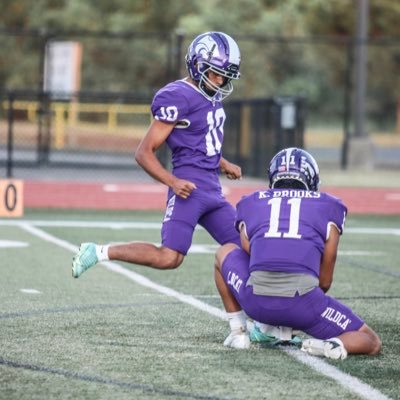 5’11,160 pounds ,angleton varsity football kicker, 75 yard kickoff , 65 yards field goal, 4.75 40 , 3.47 gpa. email: jose9hdz13@gmail.com
