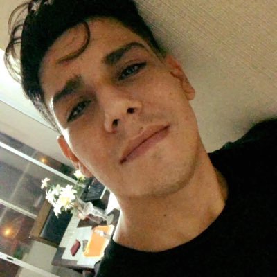 fer_delapuente's profile picture. “Para calmar las dudas que tormentosas crecen…”