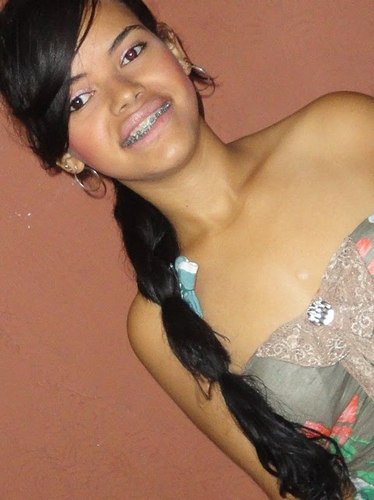 17 Anos, Solteira, duvide do mundo, duvide de tudo, mais nunca duvide do meu amor por você!