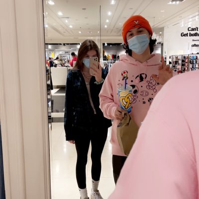 0mgerika_'s profile picture. 