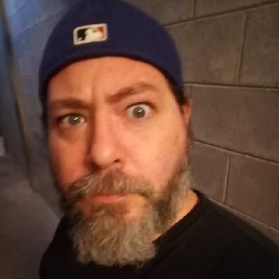 EdZaz's profile picture. Sobreviviendo a mis malas decisiones...