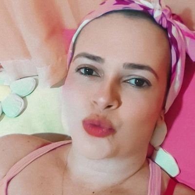 Faça o necessário p ser feliz. Mas ñ se esqça q a felicidade é um sentimento simples, vc pode encontrá-la e deixá-la ir embora por não perceber sua simplicidade