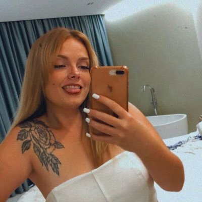 PixelAmyxo's profile picture. complaining🔫