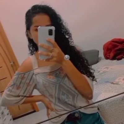 quantos anos:15..😊
mora onde:fica em off.🤫
gosta de fazer oque:curti a vida🥰
ama:aprende a viver mais e estuda,
ama: comercrush
segueir ai que sigo de volt@.