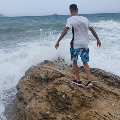 CristianLoza96's profile picture. 96. Adicto a lo que algunos llaman ruido. H4L ~Noches que no recuerdo.. con amigos que nunca olvidare~ 4:20