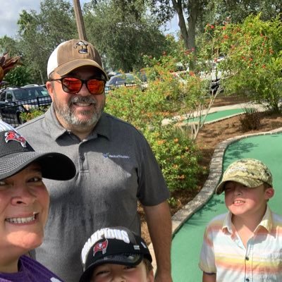 Elonennis's profile picture. Trust, but verify