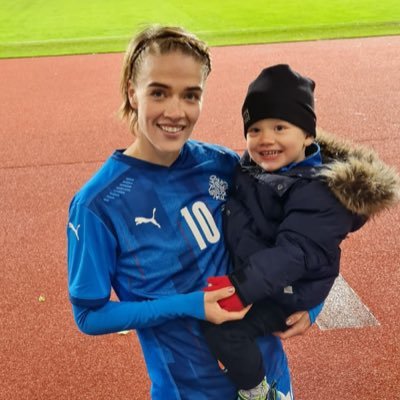Icelandic Mama and Footballer for West Ham United | Florida State Alum | For Inquiries: info@avsports.co.