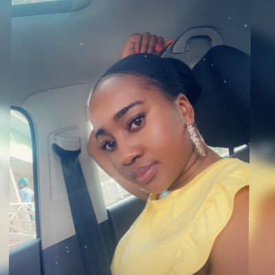 A flower doesn't think of competing with the flower next to it. It just blooms. Psalm 121 Modimo Onthatile. 🙏👼