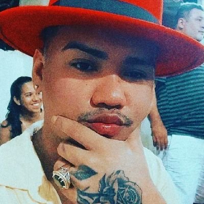 RenanChunia's profile picture. Apenas vivendo 🪞