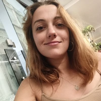 Luciabeses's profile picture. 