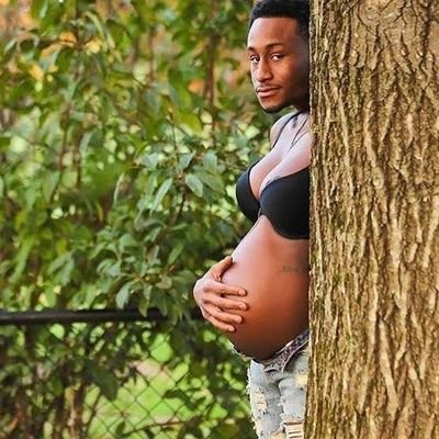 uDumani_'s profile picture. Women are not good people.