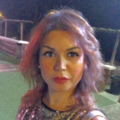 Hayat acı ve tatlı olayların karışımında ibarettir. Her şey geçici niteliktedir. -نهاية البكاء ضحكة: الحياة عبارة عن أحداث حلوة ومرة. وكل شي زائل