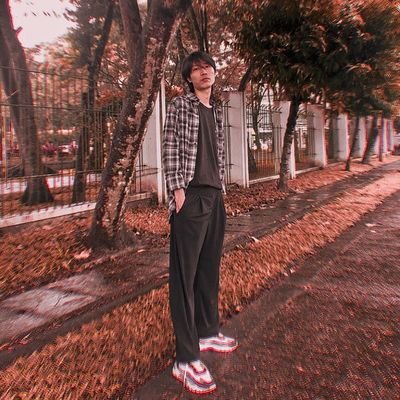 BlcKVRtuL1's profile picture. Try Harder Than Yesterday :)