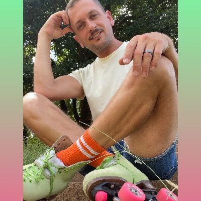 Self-taught quad skater, 20+ years, jamming through Atlanta. Outside, inside, wherever. Gay and proud! Follow for inspiration, fun and tips!