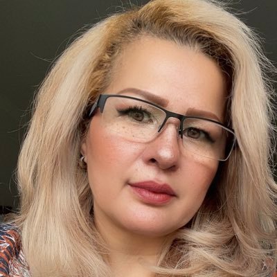 CarpioGc's profile picture. Aprender es Descubrir lo que ya sabes, Actuar es demostrar que lo sabes, Enseñar es recordarles a los demás que saben tanto como tú, Sois todos aprendices,