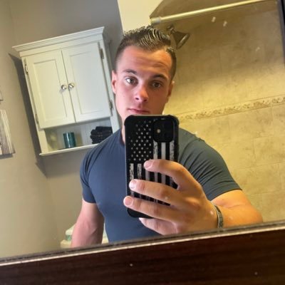 ryan_urbann's profile picture. John 15:13🙏 NJCU ‘21 | 🚒🚑  Gina❤️