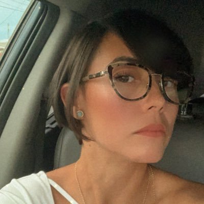 carola1024's profile picture. 