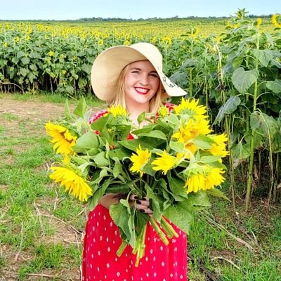 Oklahoma State Alumna.
Dog Mom.
Hopeful future co-creator of a Bojangles-themed GPS.
