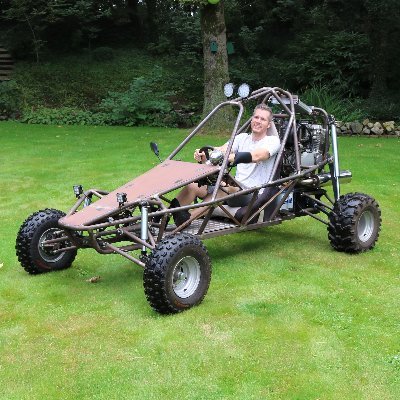 ErwinBnl's profile picture. Woonachtig in Sint-Oedenrode (NB), sportief, ondernemend, sociaal, FOMO-patiënt, motor rijder en het liefst rondom mensen of lekker bezig met één van mijn hobby