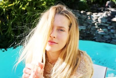 rheaperlman_'s profile picture. If chaos is a work of art, then my heart is a masterpiece.