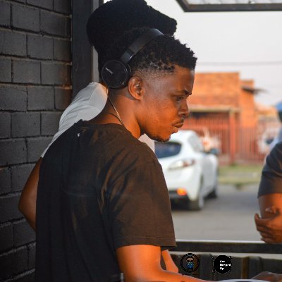 Founder of @themoodyniights_podcast
• Graphic Designer | DJ!
• We #GetDeepedUp, right? 😎
• https://t.co/f1AV4IEwpd