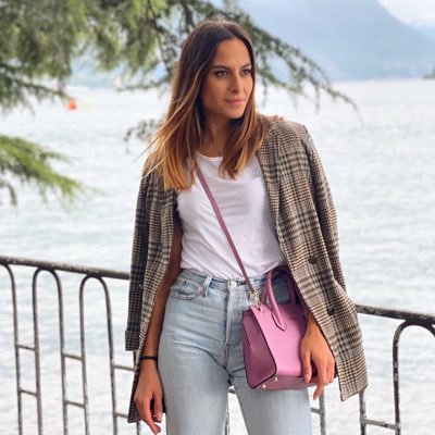 cristicheri's profile picture. Appassionata di moda, foto e Radio Deejay. Laureata in Scienze e Tecnologie della Moda. PRATICAMENTE. IG: @cristinapeacheri 📸