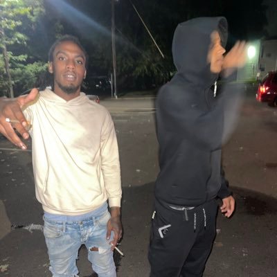DONT CARE WHO BALLIN IM TOUCHING A MILL