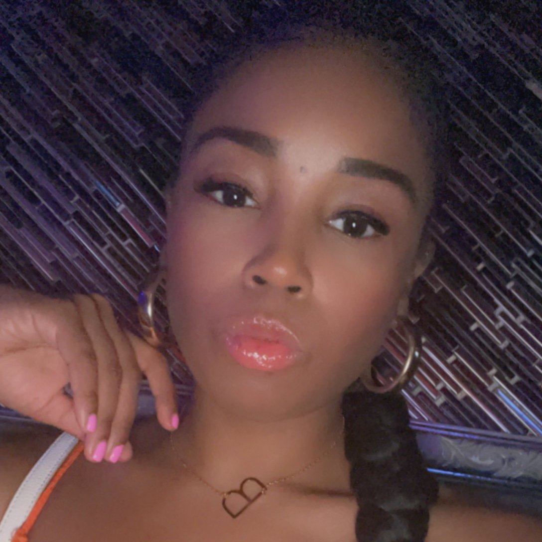 1 of 1
Rowdy Flower Child
I said what I said 💅
