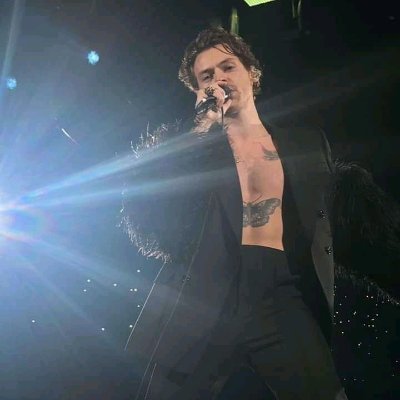 Is that so wrong? Is it so wrong?
That lou make me strong