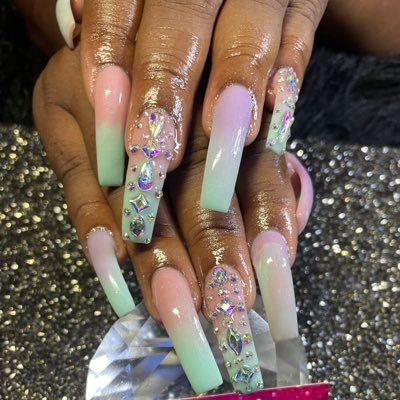 Click the link below to book. If you have any questions feel free to dm me. ✨Insta: artisticallybeautifulnails 💅🏽TikTok: ishouldbashamed #BookWithBritt