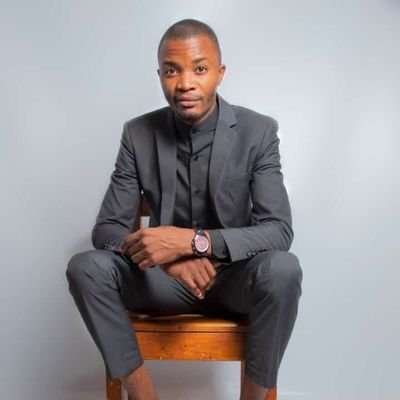 hanmanxiao's profile picture. THE GAP BETWEEN YOU AND YOUR GOALS IS JUST CONSISTENCY.

 SHOW UP TODAY ✍️ ✍️