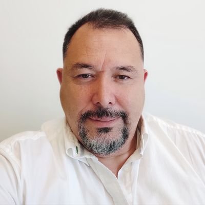 apasionado de la tecnología y el emprendimiento.