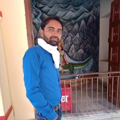 Kldp5892's profile picture. छुपाने लगा हूँ आजकल कुछ राज अपने आप से, 
सुना हूं कि कुछ लोग...मुझको मुझसे ज्यादा जानने लगे है,,