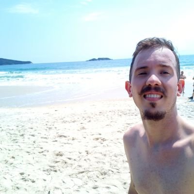 CarlinhosGR's profile picture. Mistura de política com Grêmio. às vezes sai outro assunto aleatório.