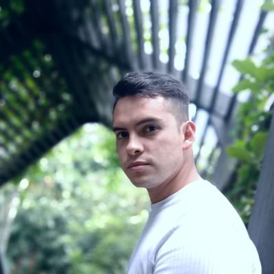 Estudiante de derecho UL 
miembro de @ElPluralista
Inmobiliaria Susa González 
by: Moreno González y CIA. 
https://t.co/tUZ6xiu8bK