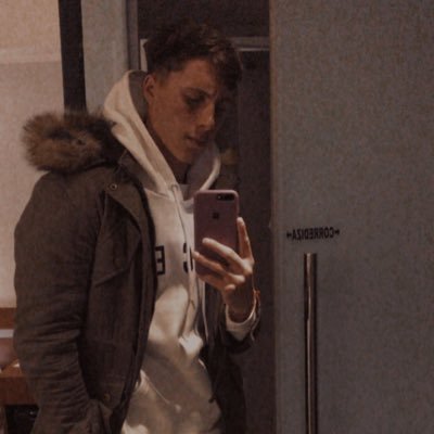 JoelCalamante12's profile picture. 31-01-00🎂🎉
Futbol⚽=❤ 
C.A.P.T.💙💛💙[16-12-17]🏆
Jugador de Club Atlético Unión 🔴⚪🔴