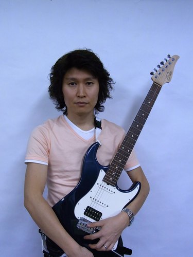 Masaki_Naruse's profile picture. ギタリスト／ライターをやっています。 
ギター・レッスンの概要は拙サイトにて。お気軽に問い合わせ下さい☆
よろしくお願いします。

https://t.co/yegaqhiE0v