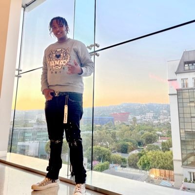 UW Alum📚 | 🇸🇴| Insta: F_Thang44 | W$ | All Praise To The Most High!🙏🏾