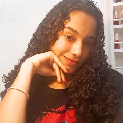 Na vida do precisamos manter os pés no chão, o mundo é cruel e não um mel!😌🐝🍃🍀