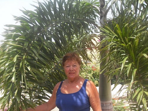 moeder van miguel en raoul, nog steeds pensionada op Curacao,