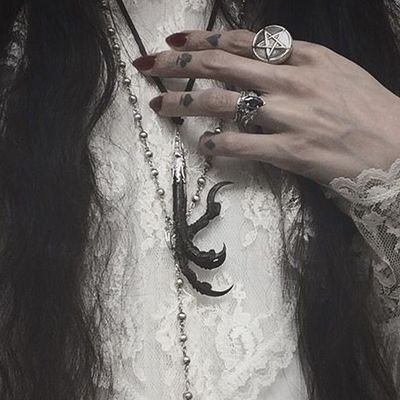 User58803's profile picture. Моральна й естетична потвора