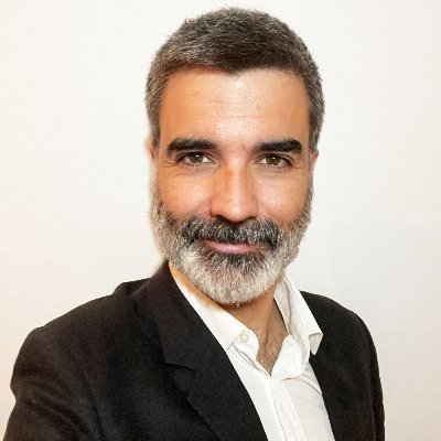 Periodista en @sextaNoticias Máster en Análisis Político por la @UOCuniversidad Podcast: Historia en Primera Persona https://t.co/m8RKKxUSPk…