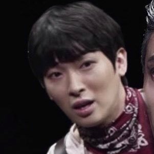 짱라클라스를 합니다 근데 이제 홍익을 곁들인