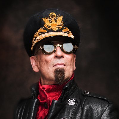 Commander Bob is leader of Victor Sierra, France's leading Steampunk band. Find us on #Spotify at https://t.co/1uOPO1hpM6.