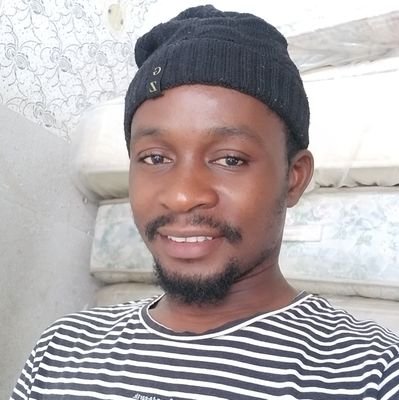 Né à kindia communément appelée la ville des agrumes,diplômé des sciences politiques et actuellement j'évolue dans le commerce .