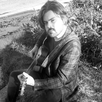 Folk Singer, Songwriter, Multi-Instrumentalist. #irishtrad #americana #blues